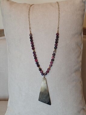 Agate Beaded Necklace with Natural Horn Pendant Gold Tone Long Statement